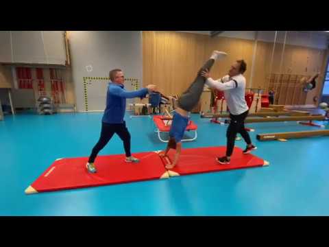 Pole vault exercises with Sondre Guttormsen // Flexibility, Core, Drills, Gymnastics