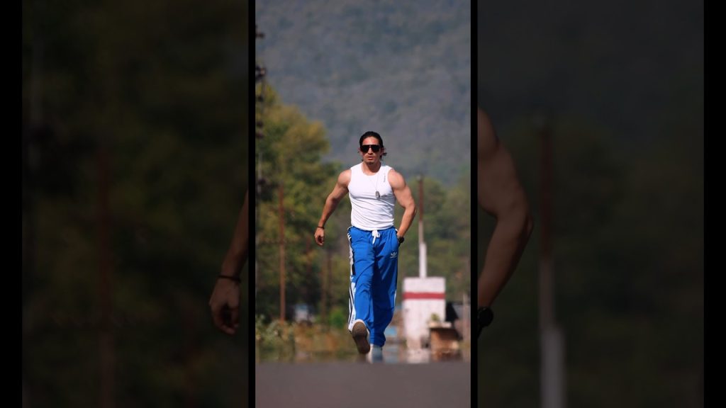 Walk #walk #walking #fitnessmodel #fitness #fitnesslifestyle #oldsong #youtubeshorts #biceps