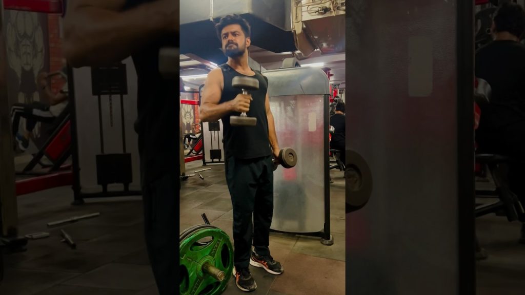 Biceps Hammer curl exercise  #biceps #workout #gym #nutrition #fatloss #bodybuilding #fitness #viral
