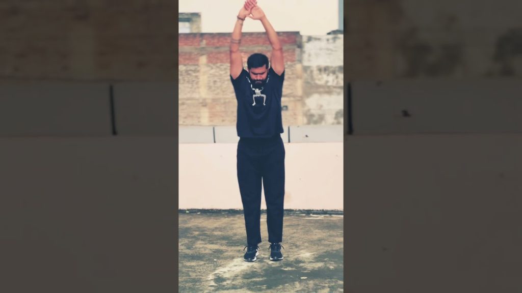 Stretching sbse jruri h #subscribemychannel #gymworkout #fitnesslifestyle #viralshorts #puma