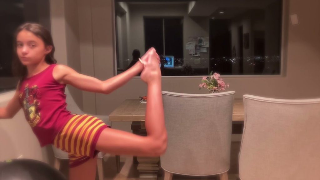 More gymnastics+contortion skills!