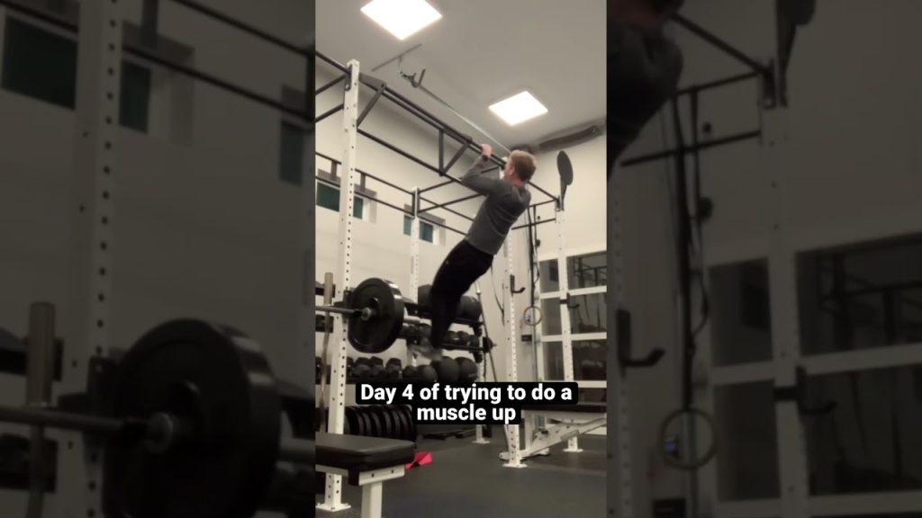 Day 4 of trying to do a muscle up #muscleup #crossfit #gym #fitness #newvideo