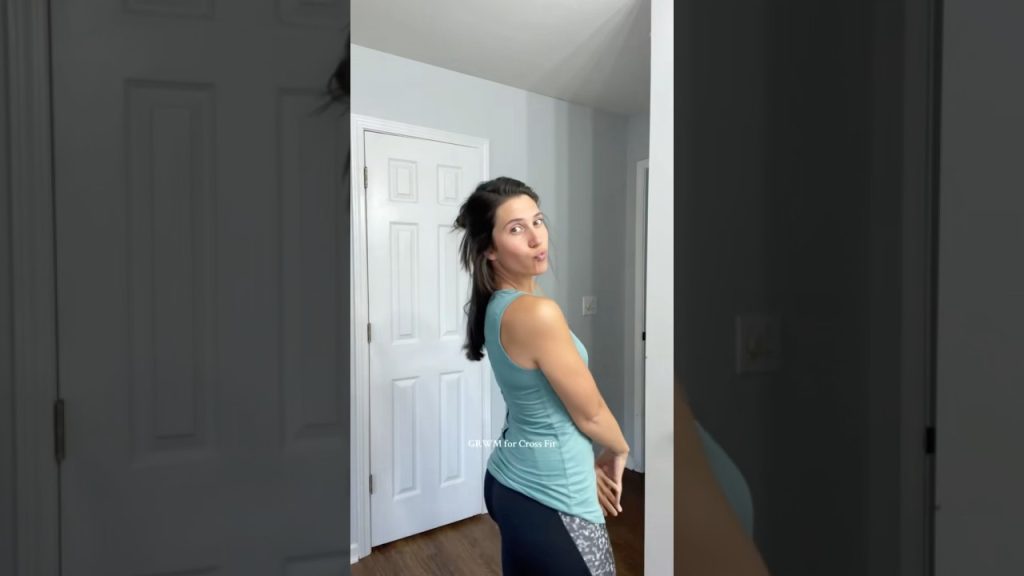 Let’s head to the gym!  #crossfit #grwm #gymfit #grwmoutfit