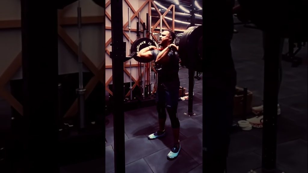 Front Squat  Kg #squats #crossfit #fitness #gymmotivation #fittnessjourney #sports
