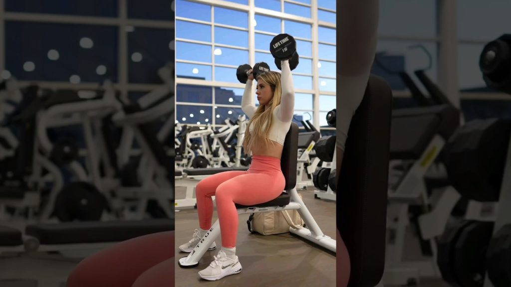 Pretty Girl Workout Like This.. This..  #fitness #crossfit #gym #workout #legday #glutes #biceps
